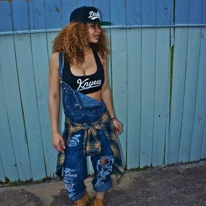 Meet your Posher, Lyra